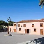 Livvo La Quinta Roja Hotell 4*