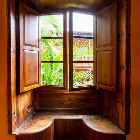 Szálloda Livvo La Quinta Roja 4*