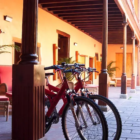 Hotel Livvo La Quinta Roja 4*