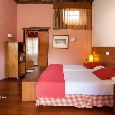 מלון Livvo La Quinta Roja 4*