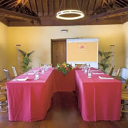 Livvo La Quinta Roja