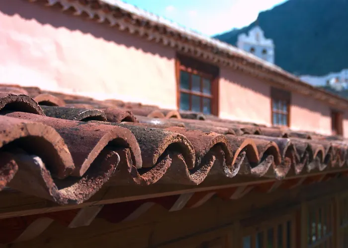 Livvo La Quinta Roja