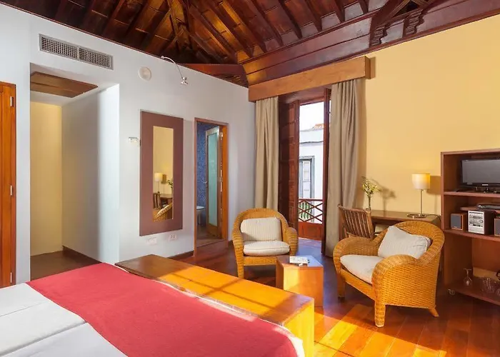 Livvo La Quinta Roja Otel