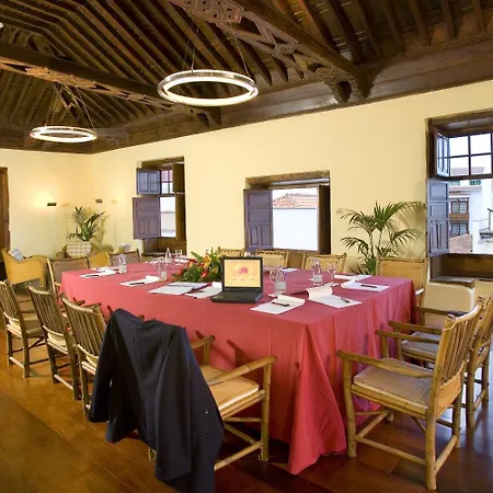 Livvo La Quinta Roja