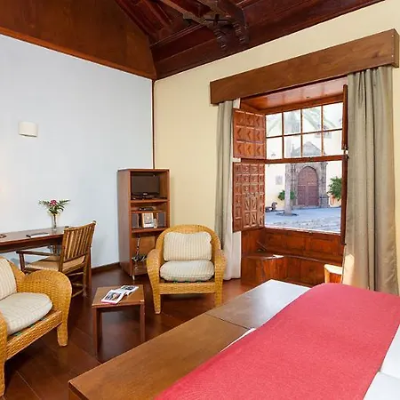 Livvo La Quinta Roja Hotel 4*
